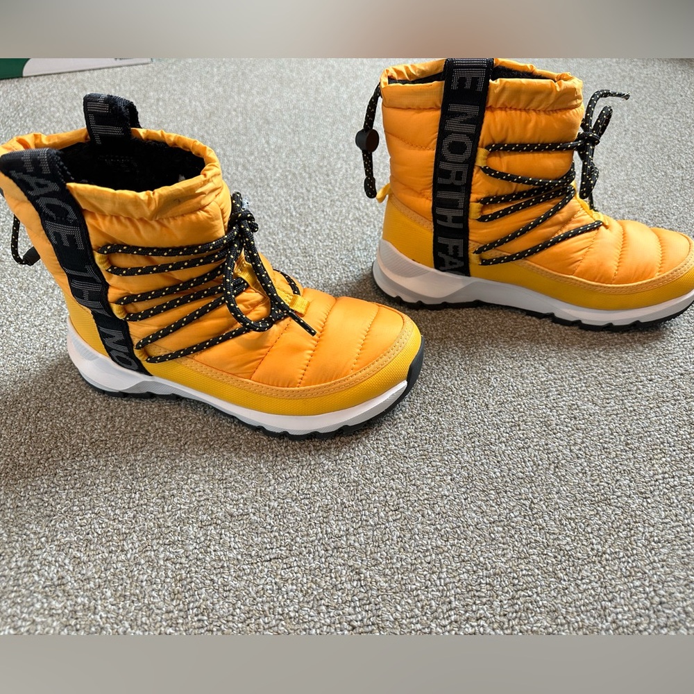 Nike women snow boots The NorthFace